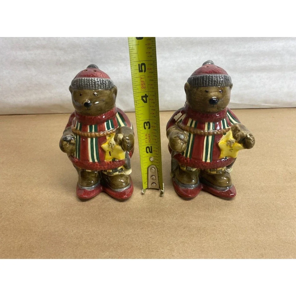Vintage Sakura Porcelain Christmass Bears Salt and Pepper Shackers Hand Painted
